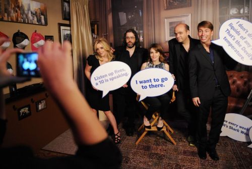 paradise-by-your-dashboard-light:30 rock cast in the photo booth at the wrap party!