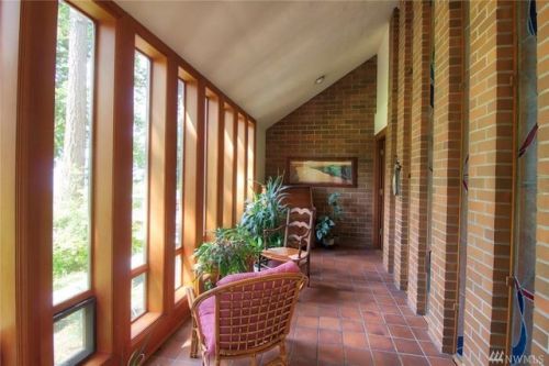$625,000/3 Br/2383 Sq Ft