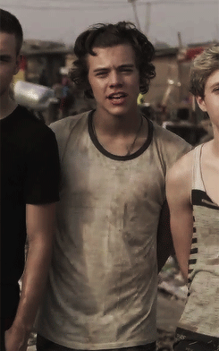 EVERYTHING IS ONE DIRECTION & NOTHING HURTS