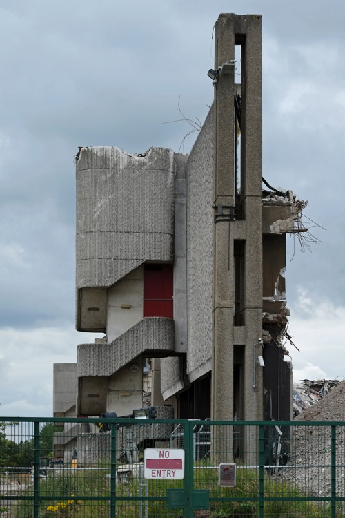 scavengedluxury: Horizon Building demolition. Nottingham, July 2019.