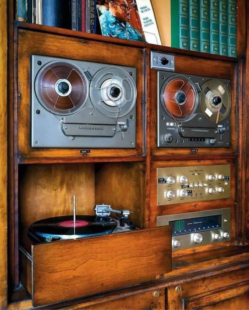 spudnuto:The Late Great Charlie Watts’s stereo that he bought from Louis Armstrong!…