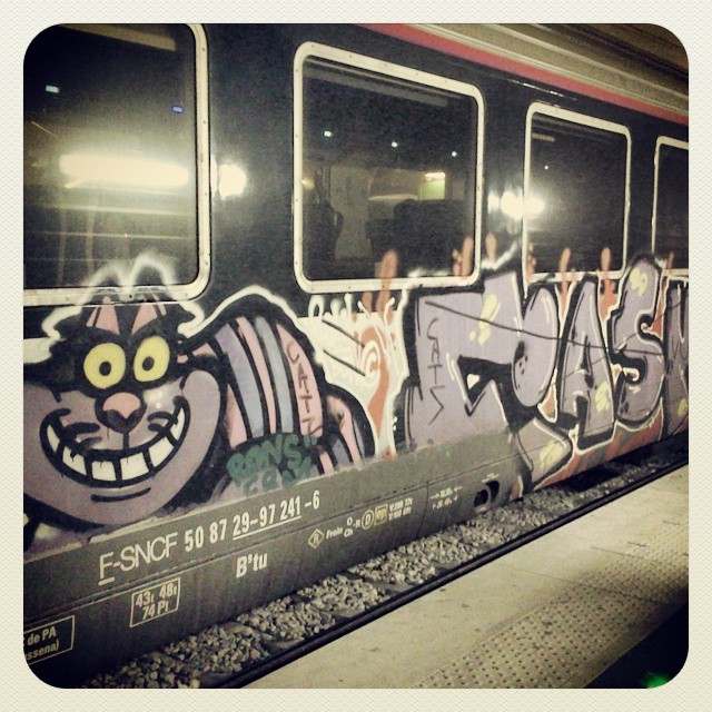 ☆☆☆ Reportage en images à #Paris ☆☆☆☆
#flop #paristonkarmagazine #art #gare #streetart #graffiti #writer #artistes #stencil #painting #art #urban #train #Paris #france #tag #throwup #drawings #vandale #vandalism #hiphop #ville