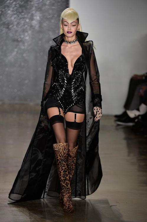 Les Beehive – Faster, Pussycat! Kill Kill! The Blonds take on Catwoman at NYFW