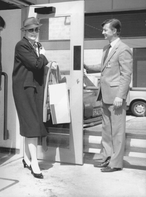 graceandfamily: Doors open for lovely Princess Grace of Monaco at London’s Heathrow Airport to