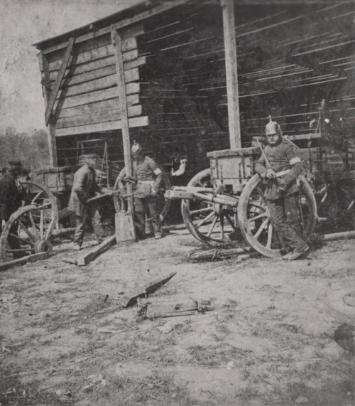 chubachus: Prussian soldiers during maintenance of artillery caissons and limbers at an artillery pa