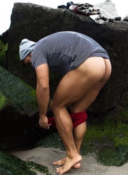 men-without-pants:  Please enjoy these blogs