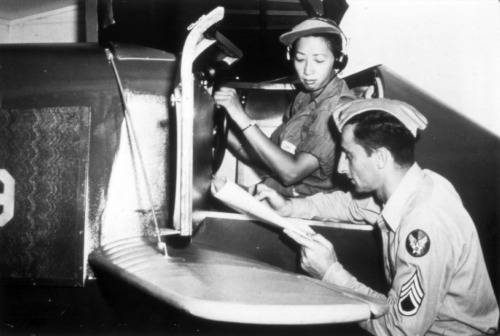 orientallyyours:Hazel Ying Lee 李月英 (1912-1944), a native of Portland, Oregon, took her first fligh