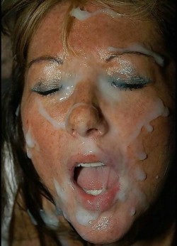 bukkakepics:  http://bukkakepics.tumblr.com
