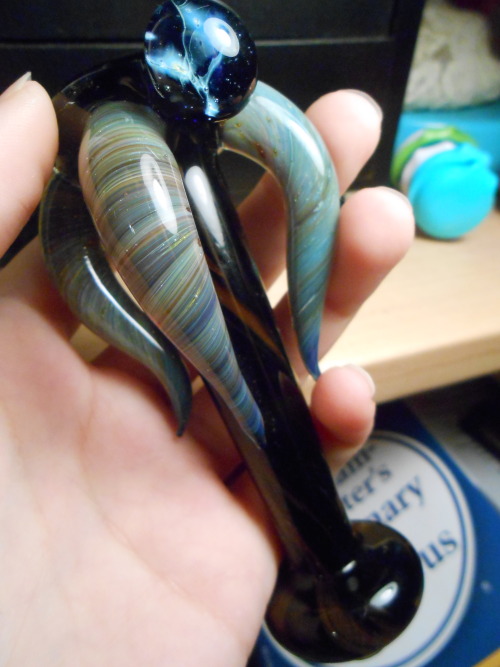 larnbey:  my awesome boyfriend just surprised me with the most gorgeous chillum I’ve ever seen :)