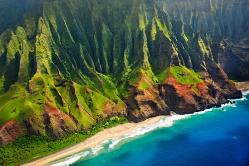 wave-dancer:earth-land:Na Pali Coast, Kauai - HawaiiKauai’s famous coastline is truly majestic, feat