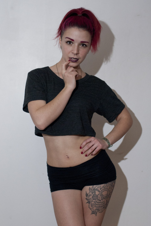 slama-coww:  Some photos I took of Meghan a few weeks ago. Check out my other shots.