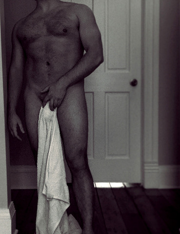 XXX eloquentlyerotic:  Drop the towel, drop the photo