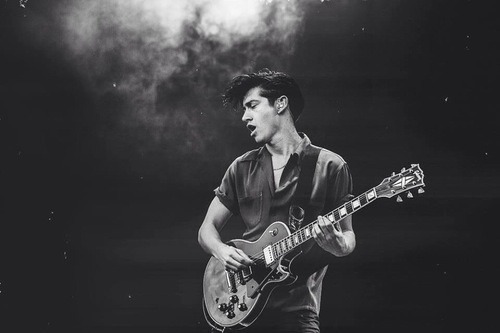 ob-li-vion:  eeveec0re:  nirvana-king:  Alex Turner - Arctic Monkeys  babe  ❤️ 