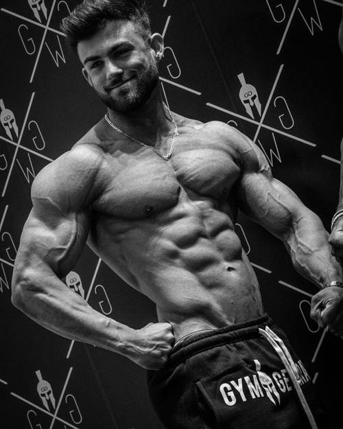 aworldofmenz: cdnlifter27: Pascal Munz A World of Menz  <<<Follow 