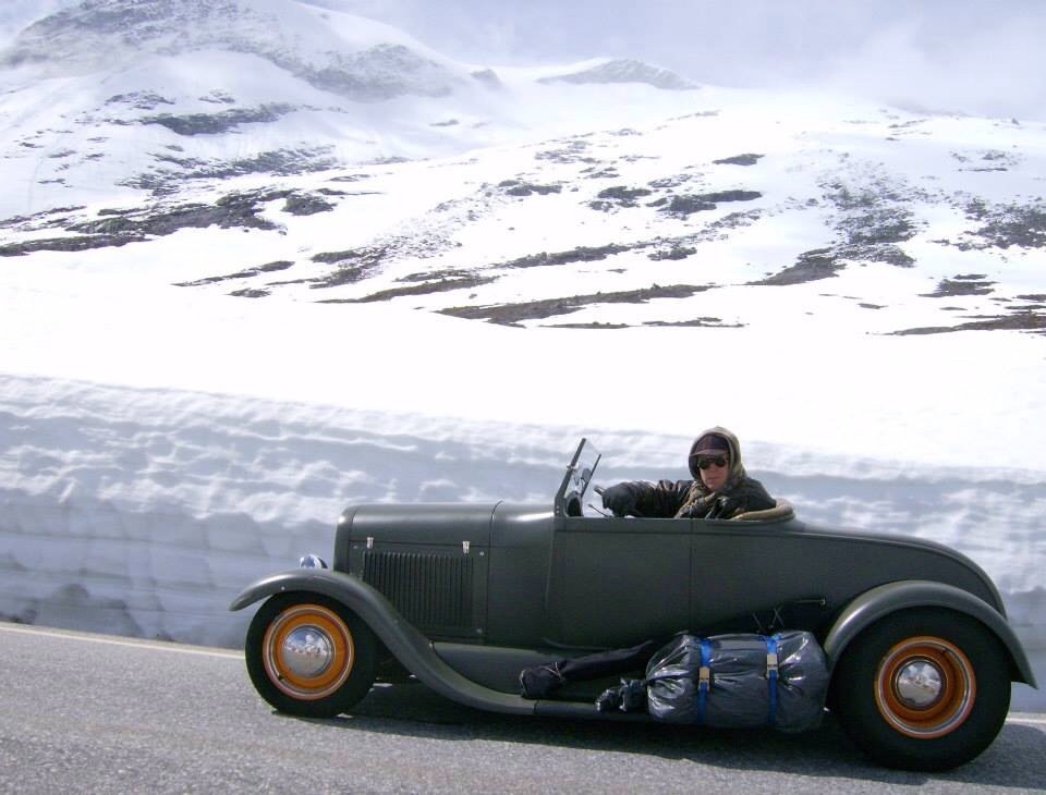 brainfreezzze:  hotrodzandpinups:  Winter wonder rods  Love seeing pictures of hotrods
