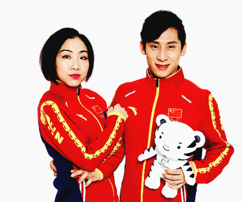 fyeahchinesepairs:Sui Wenjing &amp; Han Cong + Pyeongchang 2018 mascot (x, x)