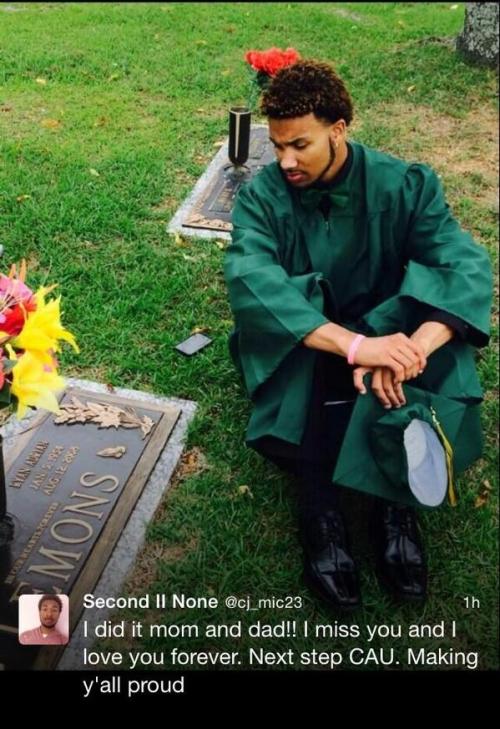 dcnupe:  the-black-gentleman:  champagne-paradise:  90skiddsolotoowild:  vsvptayty:  bless  Damn both of his parents gone. I couldn’t imagine  omg. actually have tears in my eyes. congrats!!   Keep on pushing and succeeding young man  