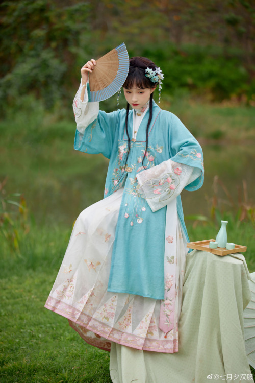 chinese hanfu by 七月兮