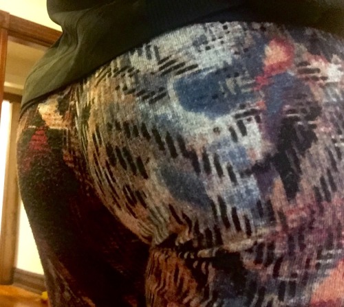mamak80:  I was told my ass looked epic today. What do you think? -XOXO Mama  So Nice!
