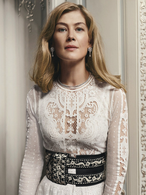 Porn photo flawlessbeautyqueens:  Rosamund Pike photographed