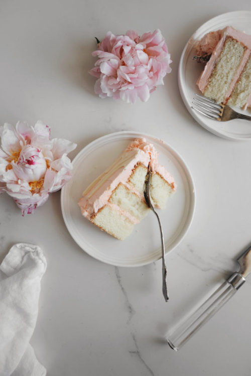 sweetoothgirl: Pink Champagne, White Chocolate and Rose Cake