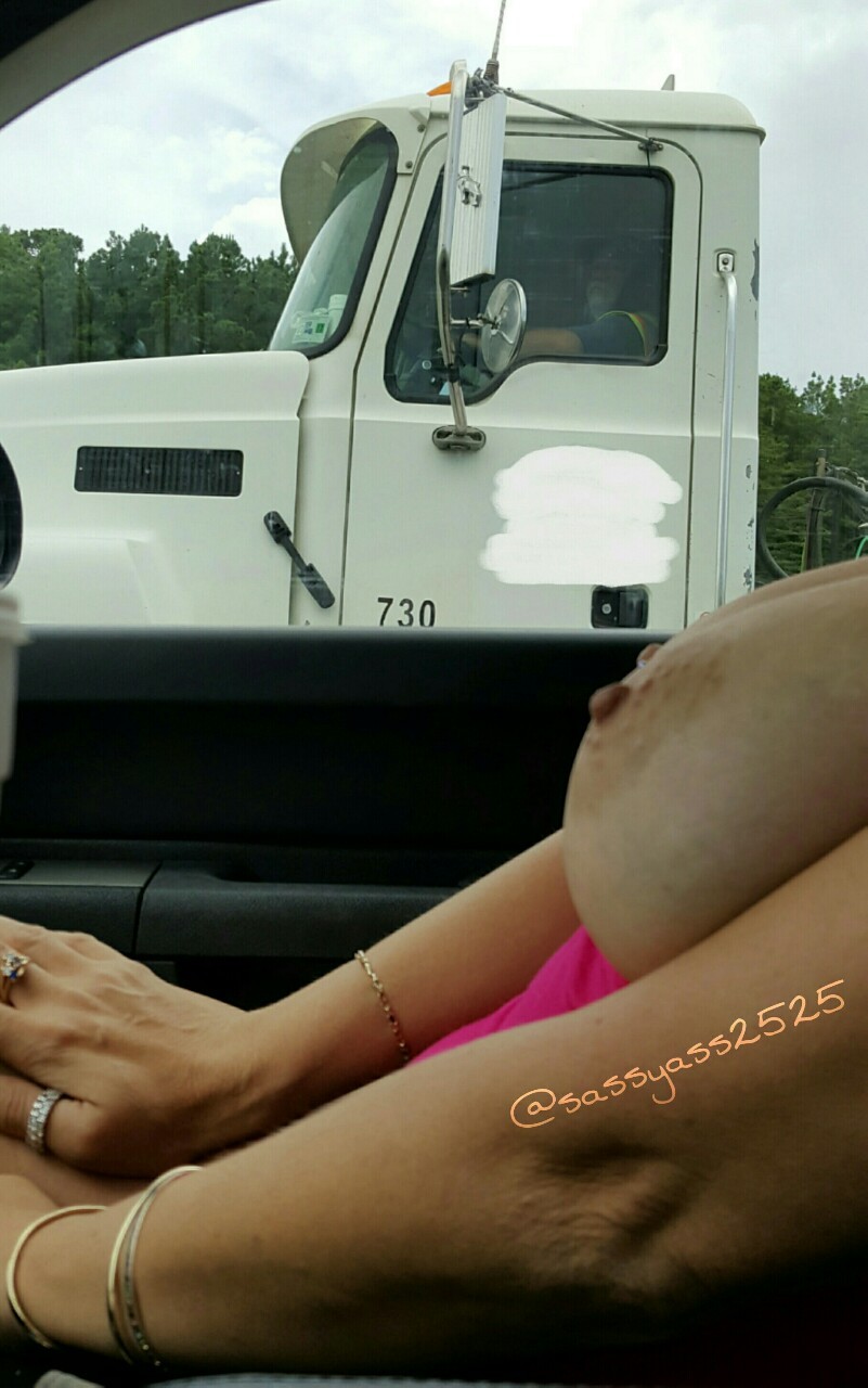 sassyass2525:  @sassyass2525 Flashed a couple truckers to finish off the road trip