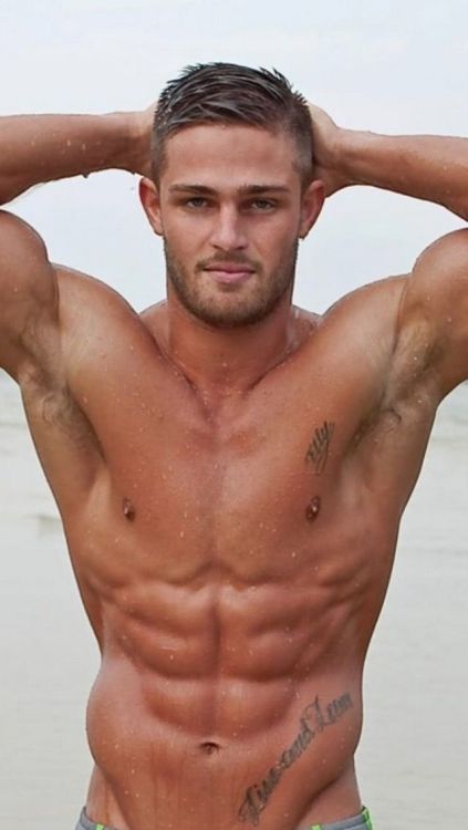 musclesworship:  More sexy guys on [MusclesWorship] If you like my post, please : [Rate my blog] 