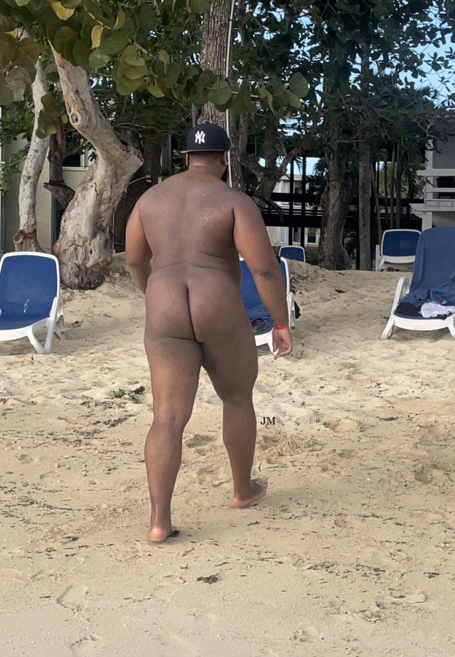 bobbyt65:twitter-jodymuscle:Gay nude beach