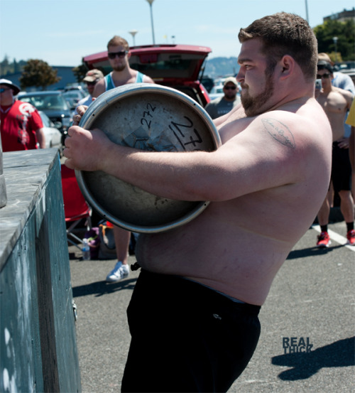 saxypandacub:  real-thick:  Strongman Pup… continued tomorrow. Follow Real Thick.  see, i wouldn’t mind bein like this. cubby, but strong as FUCK