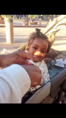 likemistlikesteam:  lightskinlivinglavish:  onyourtongue:  She’s so beautiful.  look at this BABY. LOOK AT HER  awwww 