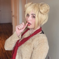 love-cosplaygirls:  Here’s my toga! Cause she’s cute