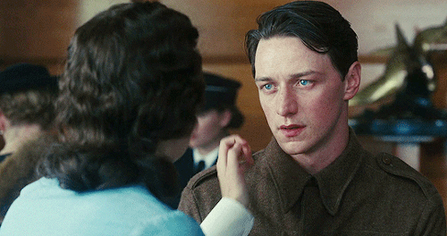 unearthlydust:“Come back. Come back to me.”Atonement (2007)