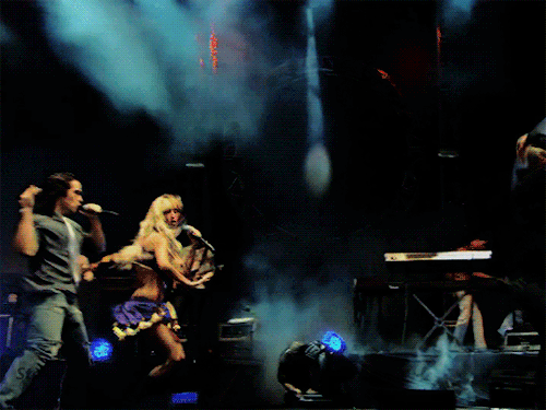 Ponny + Tour Del Adios [½]