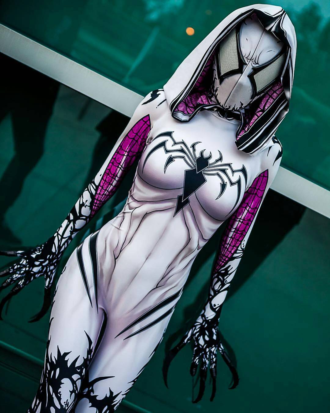 sharemycosplay:  #Cosplayer @_mandalorian with an absolutely epic shot of her #symbiote