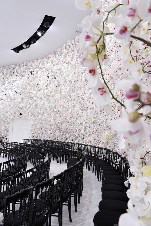 roadtothealter: Details at Dior Runway were impeccable.