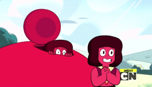 stevraybro: bluediamonds-pearl: teal-candy: my-fandom-junk: greenwithenby: Theory: gems with their&h