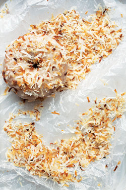 foodffs:  Top Pot Triple Coconut Donuts Really nice recipes. Every hour.