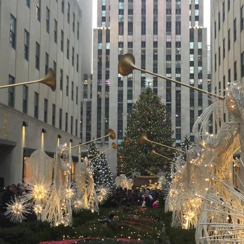 In the holiday spirit #holidays2015 #rockefellercenter (at Rockefeller Center Christmas Tree)