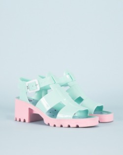 locles: lazy oaf x juju, kyra + maxi sandals.