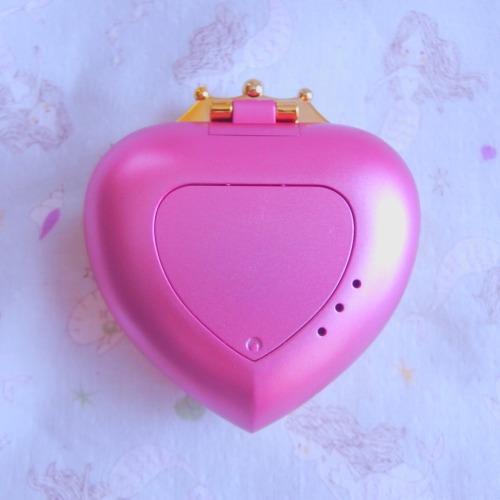 bitmapdreams:  Cosmic Heart Compact from Proplica.