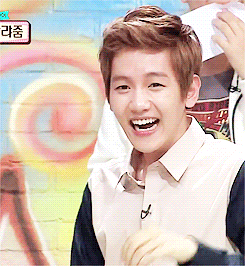 baekaid-o:   Baekhyun can’t control himself… 