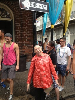 wehonights:  Pepper from American Horror Story hanging with her gayboys in New Orleans! 