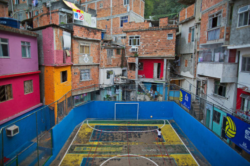 images4images:  Tavares Bastos shantytown in Rio de Janeiro, April 2014. AP Photo/Leo Correa2000x1333