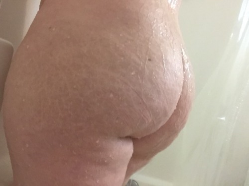 nebulaxxxstar: Big tits and a big ass in the shower. ⭐️ Send me asks, send me messages, make me blus