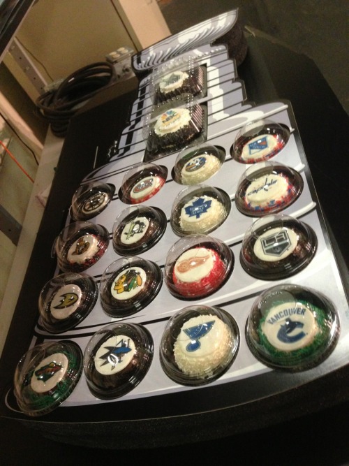 @RufioJones: Stanley Cupcakes… how cool is that?! Very. #RhetoricalQuestionsAnswered