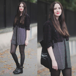 fashion-tights:  Rooting For My Baby (by