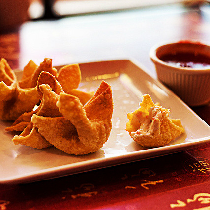 everybody-loves-to-eat - my favorite foods (1/?)crab rangoon