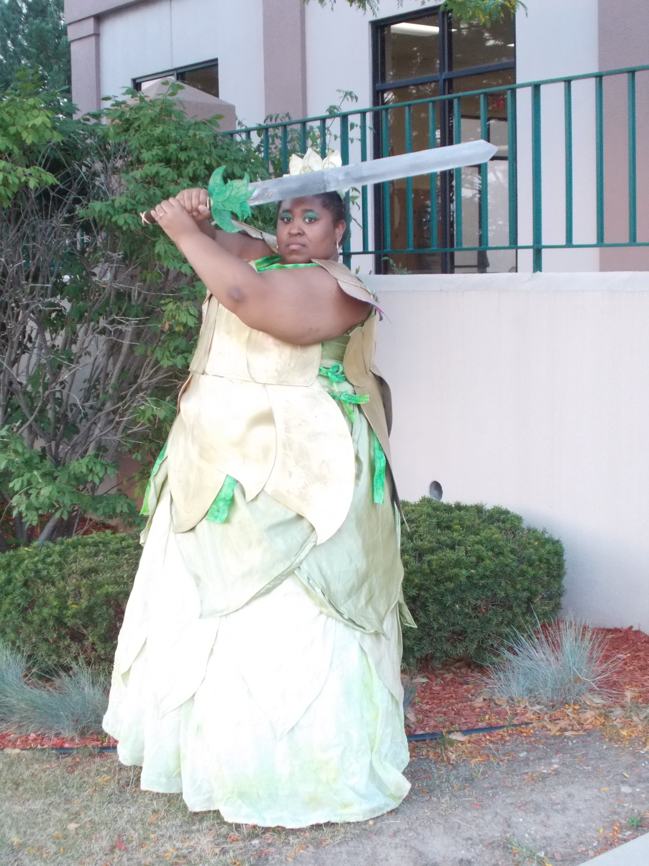 brichibi:  Here’s the finished Armored Princess Tiana cosplay!  The first picture
