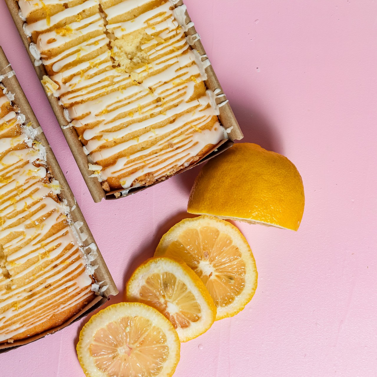 Lemon Drizzle Cake Gluten-Free
Even people who are on a gluten free diet can enjoy this delicious Lemon Drizzle Cake.
The recipe by Tastes of Health