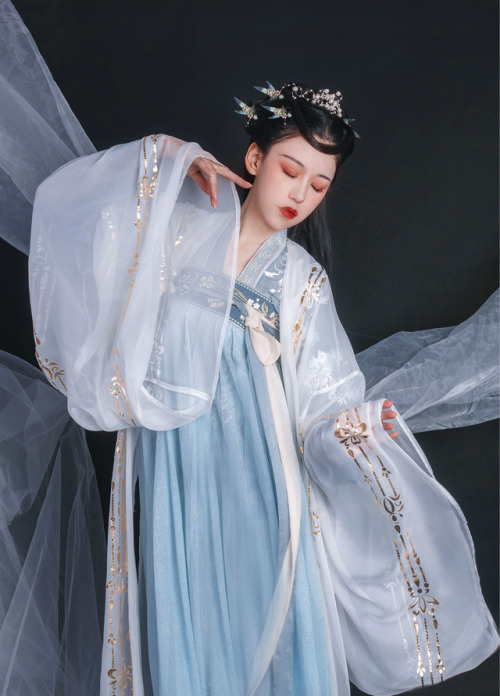Chinese hanfu by 彩云间汉服